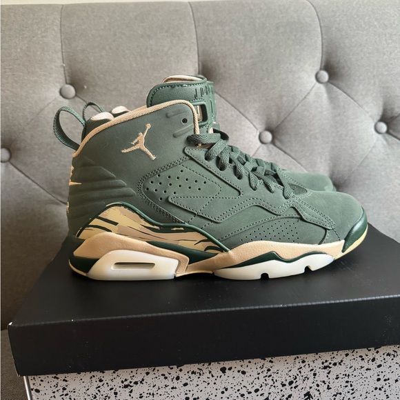 Nike Jordan Jumpman MVP in Galactic Jade/Sail/Team Gold/Desert sz 9 - Picture 6 of 10